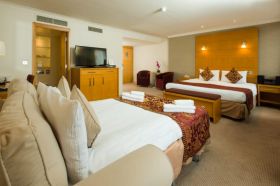 30% DISCOUNT WHEN BOOKING DIRECT (REFUNDABLE)