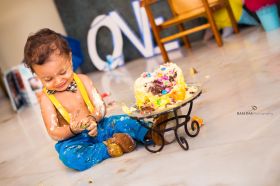 Birthday Photography | Birthday photo with cake