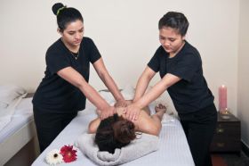 Four Hand Massage In Thiruvananthapuram