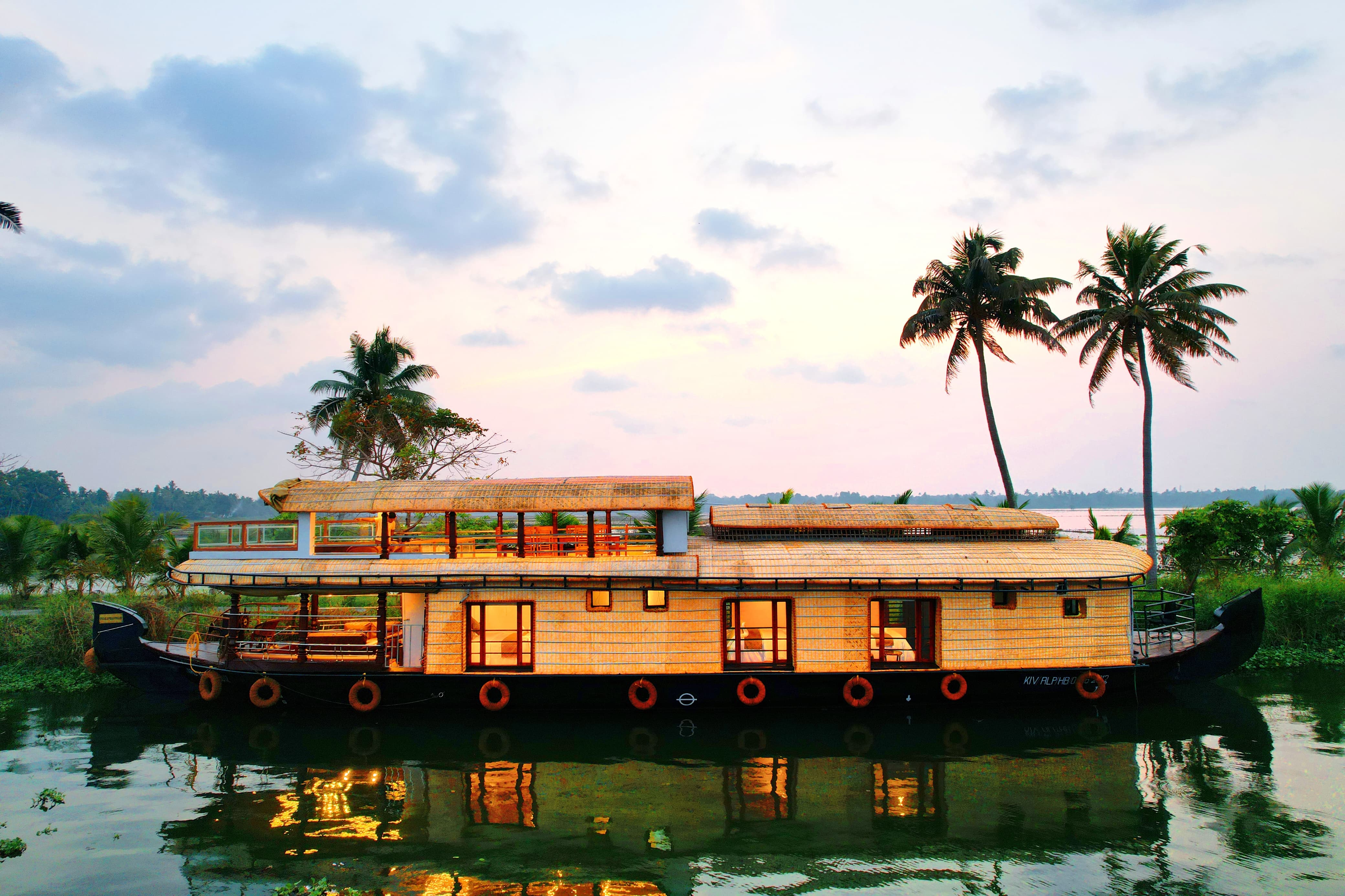Premium Houseboats