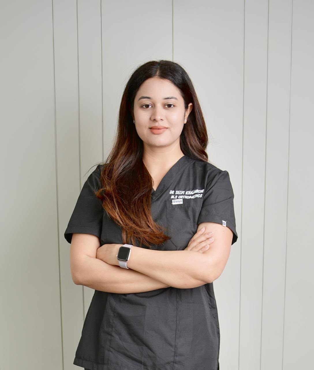 Orthopedic Specialist in Prahladnagar, Ahmedabad | Dr. Selvi Khajanchi